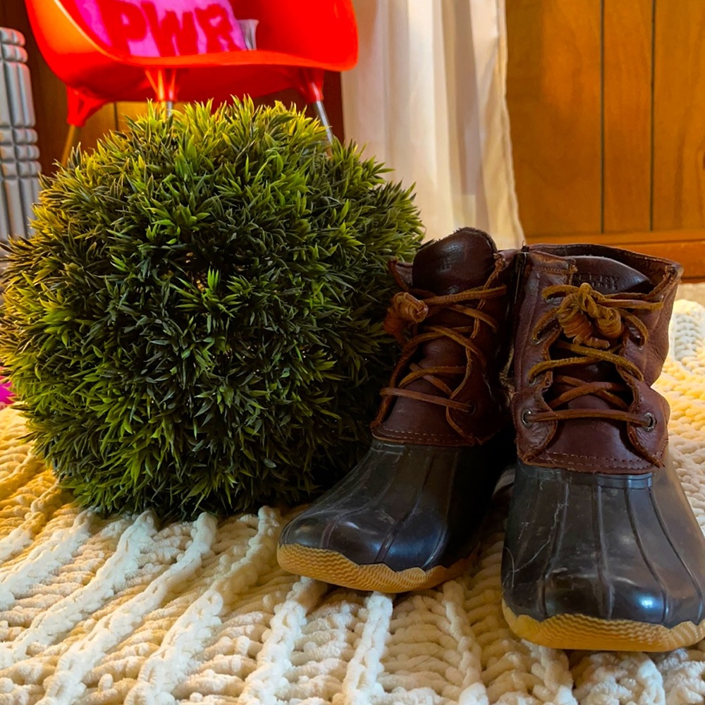Women’s Sperry Boots, size 8